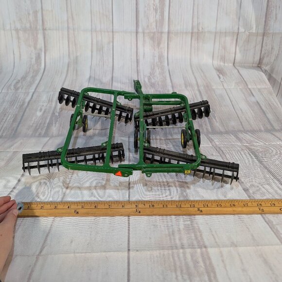 Vintage 1/16 Ertl John Deere 220 Center Fold Disk Farm Toy - Picture 3 of 14